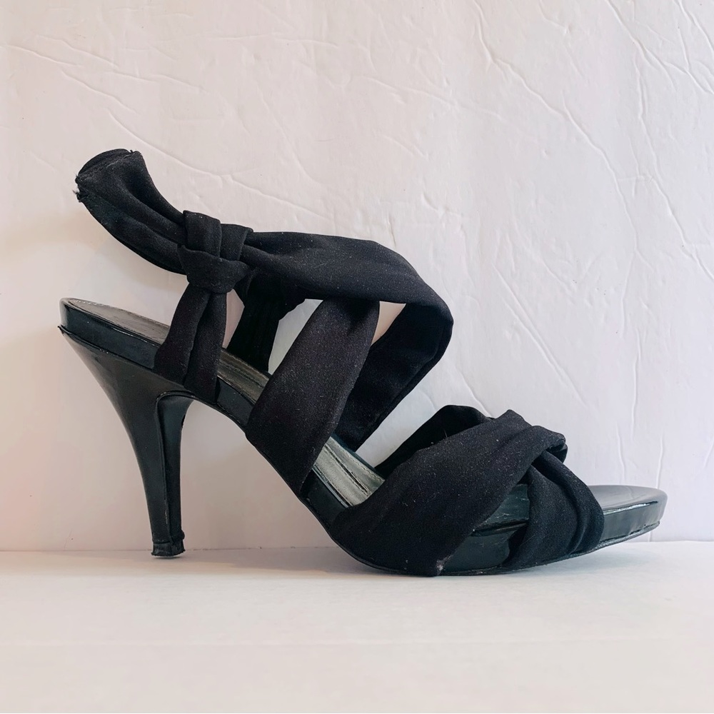NEW DIRECTIONS Crisscross High Heeled Sandals Black Size 8.5